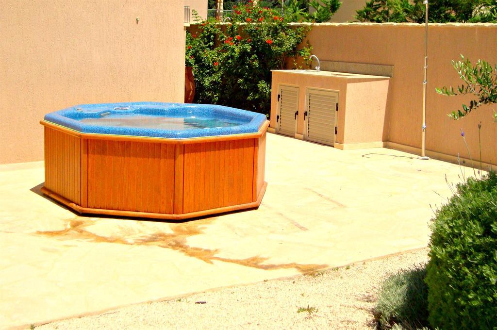 Villa Kartiela Sandy Beach Villas - Private Pool - Jacuzzi - Private Beach Area Polis المظهر الخارجي الصورة